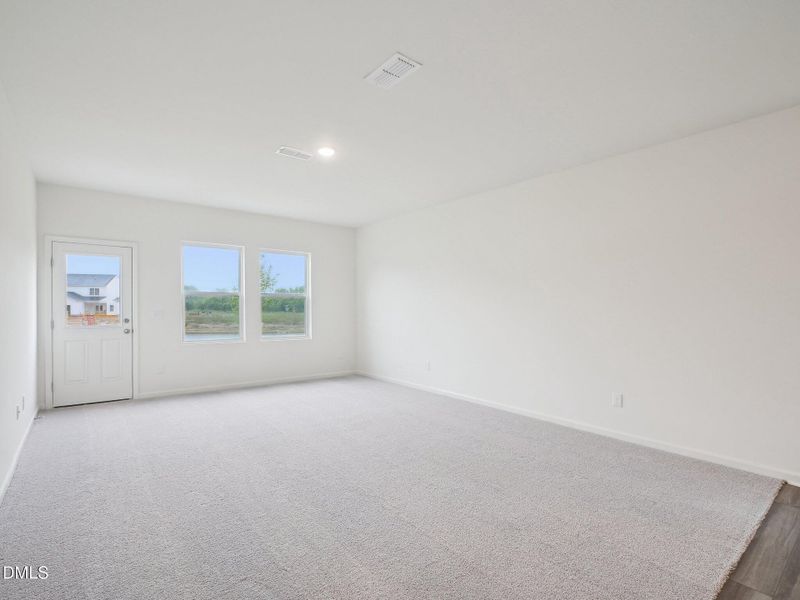 9-web-or-mls-Solace Wy 212-2805-009