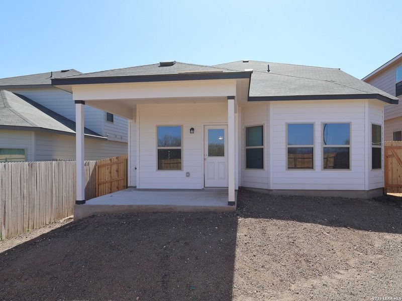 Exterior details and patio area of a home in Paloma Park, Converse (Image 3).