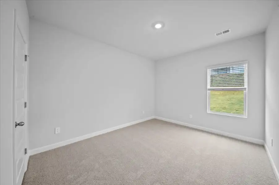 Spacious, unfurnished interior of a new home in Riverwood Farm, Piedmont (Image 15).