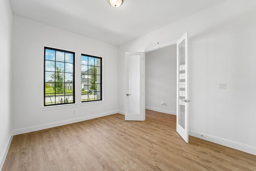 Spacious, unfurnished interior of a new home in Del Bello Lakes 60', Manvel (Image 43).