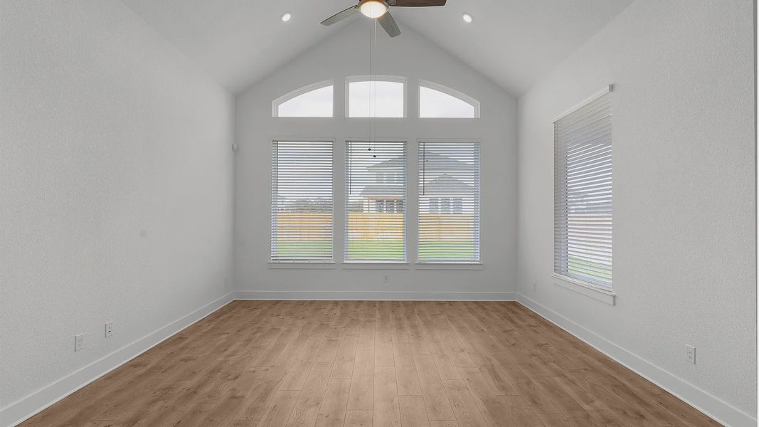 Spacious, unfurnished interior of a new home in Santa Rita Ranch, Liberty Hill (Image 14).