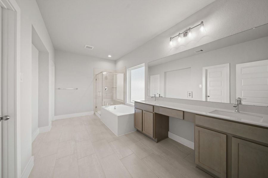 Furnished interior view inside a new home in Beacon Hill, Waller (Image 6). Furnished interior view inside a new home in Beacon Hill, Waller (Image 6).