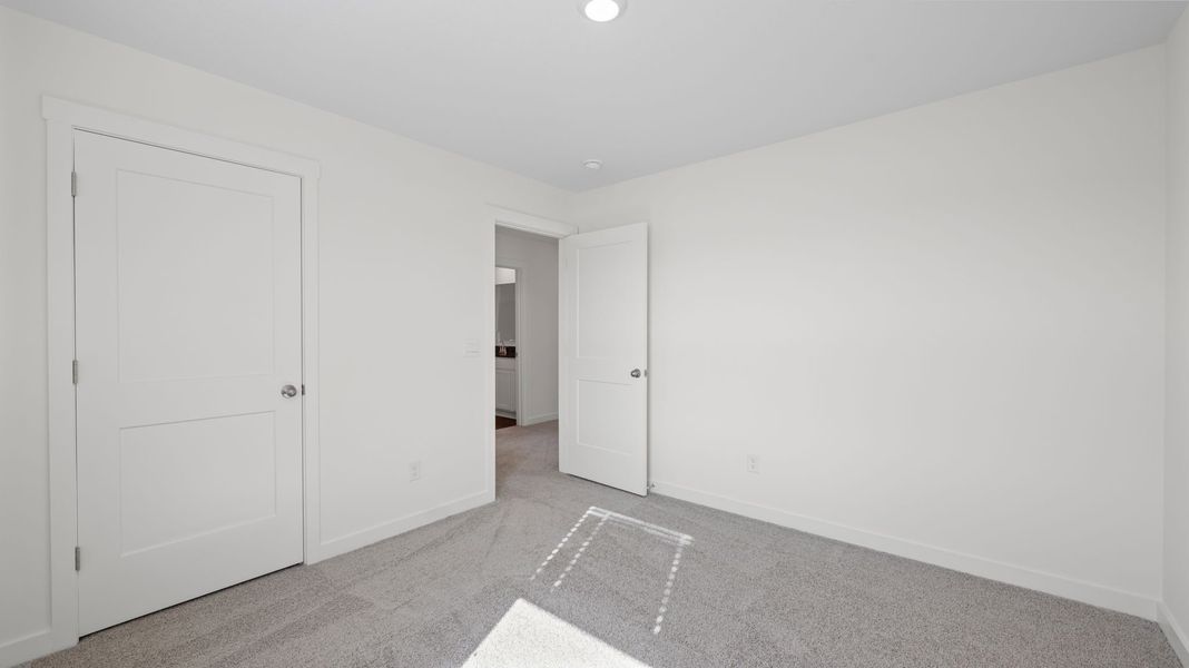 Spacious, unfurnished interior of a new home in Evergreen Landing, Rossville (Image 26).