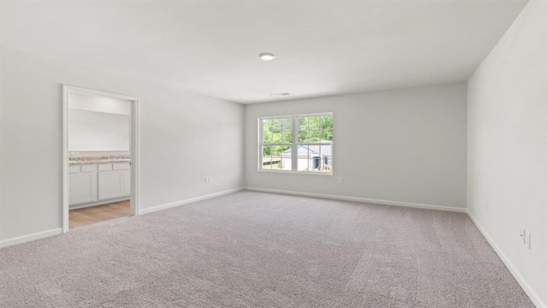 Spacious, unfurnished interior of a new home in Oaks at Cedar Grove, Fairburn (Image 21).