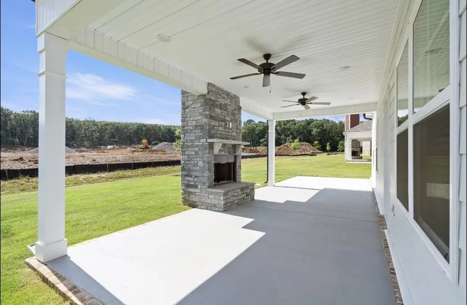 Exterior details and patio area of a home in Brewer Point, Murfreesboro (Image 4).