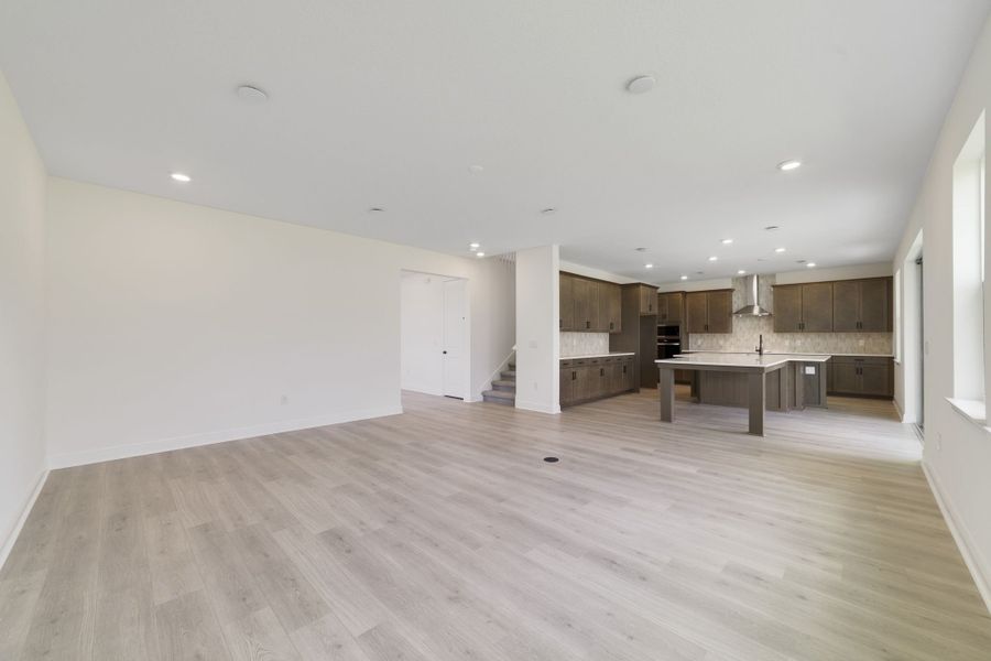 Spacious, unfurnished interior of a new home in Vintner Reserve, Clermont (Image 26).