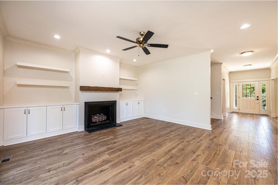 Spacious, unfurnished interior of a new home in , Hickory (Image 27).
