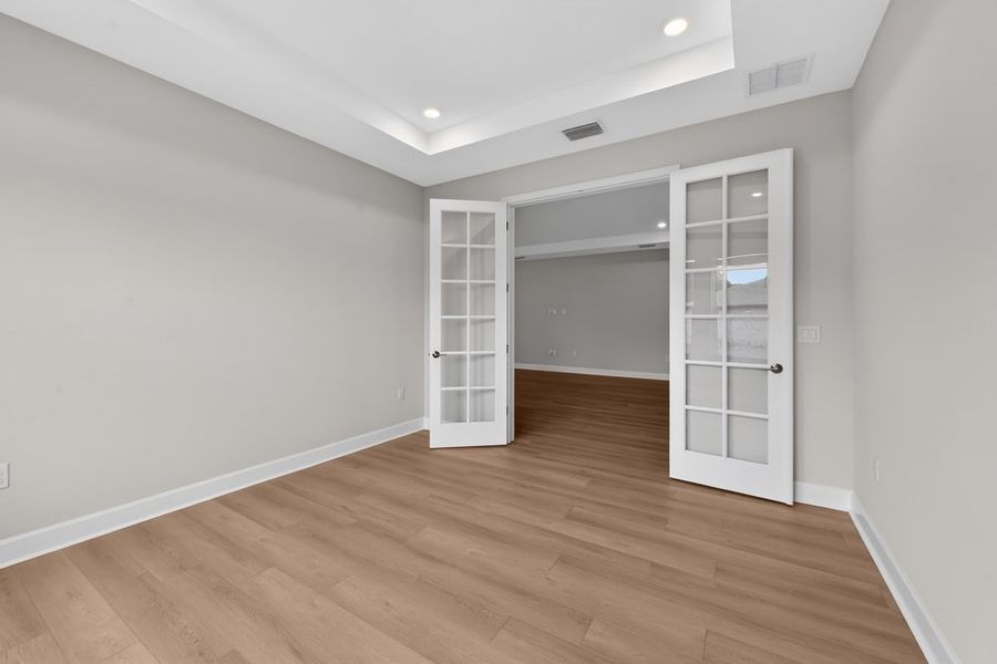 Spacious, unfurnished interior of a new home in Tiburon, Nokomis (Image 16). Spacious, unfurnished interior of a new home in Tiburon, Nokomis (Image 16).