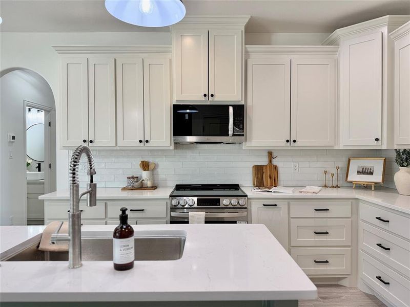 Furnished interior view inside a new home in , Granbury (Image 12).