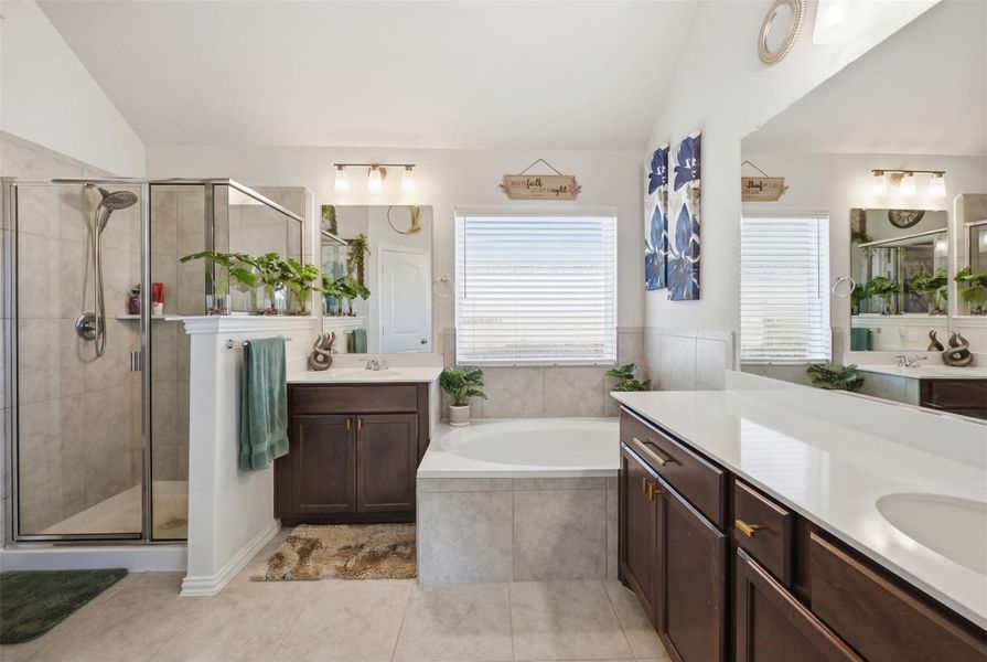 Furnished interior view inside a new home in Oakwood Estates, Waller (Image 17).