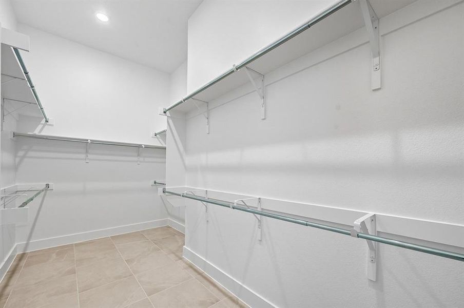 Spacious, unfurnished interior of a new home in Dove Hollow, Waxahachie (Image 17). Spacious, unfurnished interior of a new home in Dove Hollow, Waxahachie (Image 17).