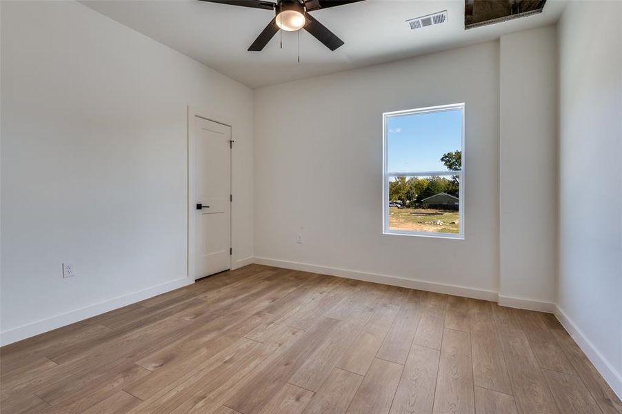 Spacious, unfurnished interior of a new home in , Irving (Image 32).