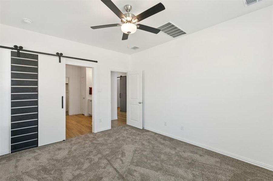 Spacious, unfurnished interior of a new home in Wildflower Ranch: Lonestar Collection, Fort Worth (Image 20). Spacious, unfurnished interior of a new home in Wildflower Ranch: Lonestar Collection, Fort Worth (Image 20).