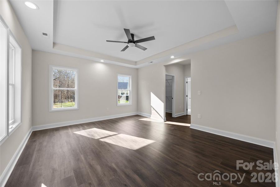 Spacious, unfurnished interior of a new home in , Shelby (Image 19).
