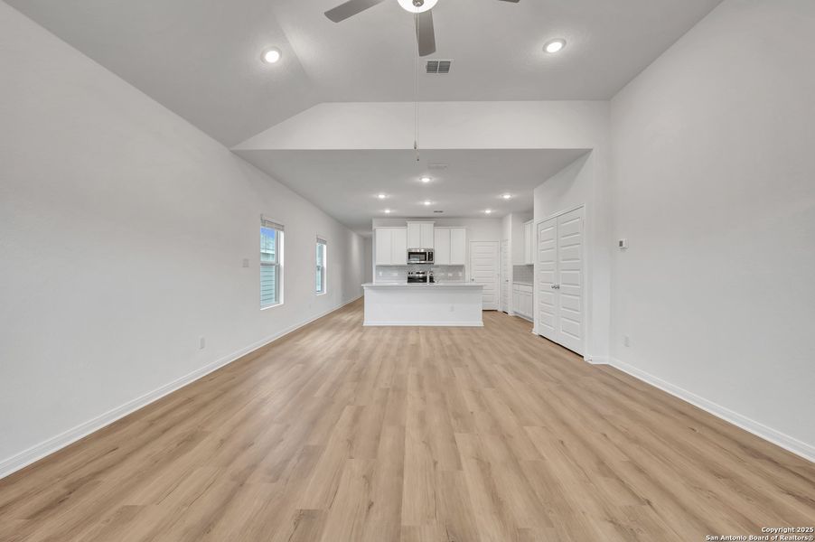 Spacious, unfurnished interior of a new home in Paloma Park, Converse (Image 48).
