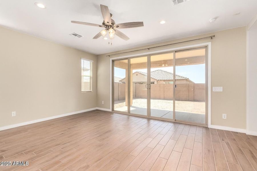 7E53364F-19B6-4697-A669-3B1798FF1084 7E53364F-19B6-4697-A669-3B1798FF1084