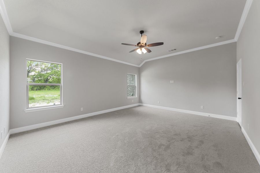 Representative unfurnished interior of a home built from the 2591 by Robbie Hale Homes in High Meadows Estates, Nevada (Image 22).