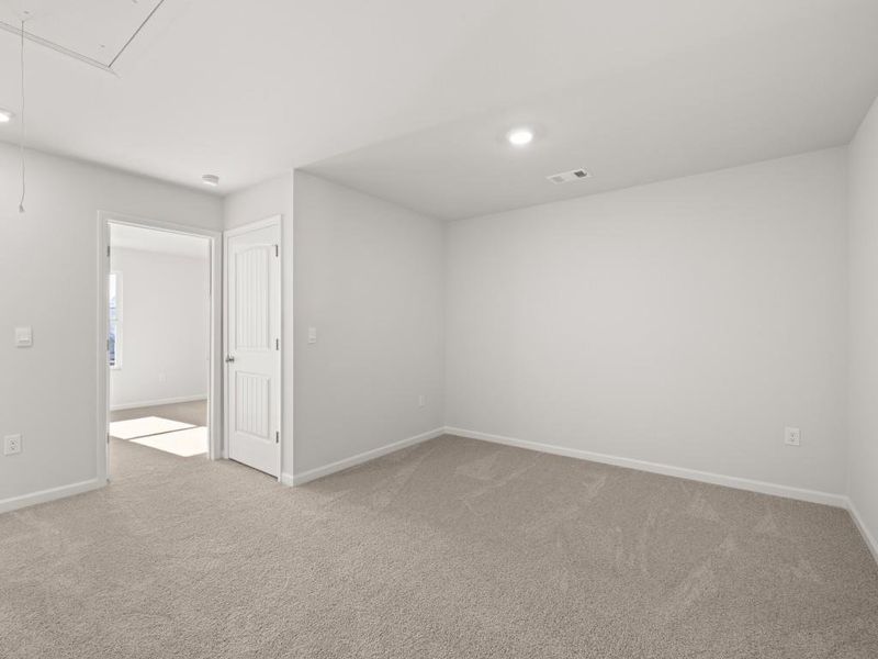 Spacious, unfurnished interior of a new home in Hughes Court, Dawsonville (Image 28).