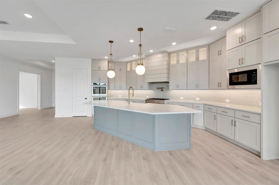 Furnished interior view inside a new home in The Meadows at Imperial Oaks, Conroe (Image 10). Furnished interior view inside a new home in The Meadows at Imperial Oaks, Conroe (Image 10).