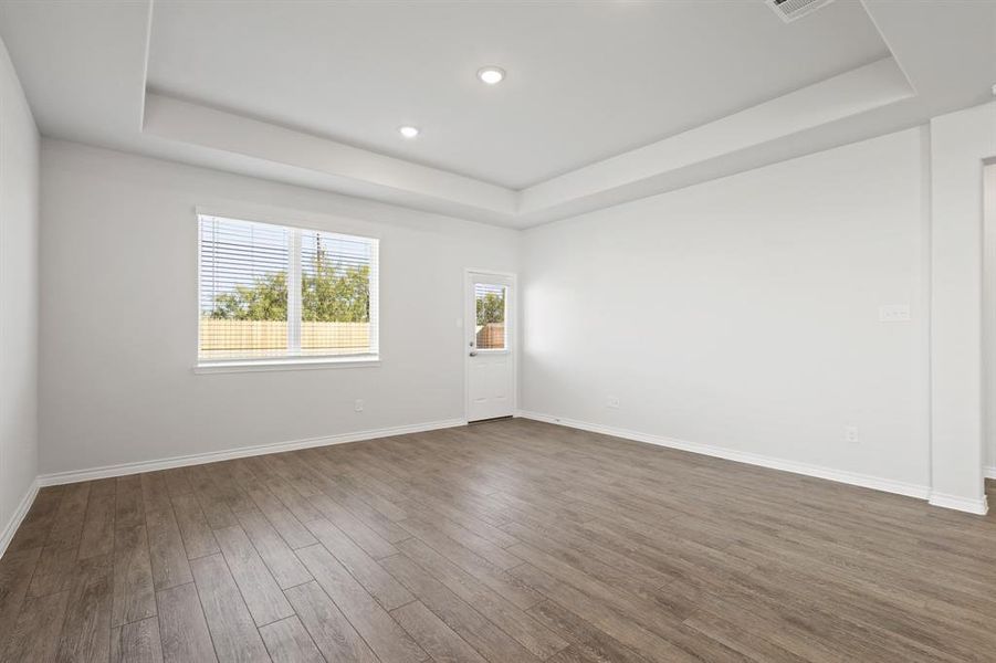 Spacious, unfurnished interior of a new home in Sycamore Landing, Fort Worth (Image 21). Spacious, unfurnished interior of a new home in Sycamore Landing, Fort Worth (Image 21).