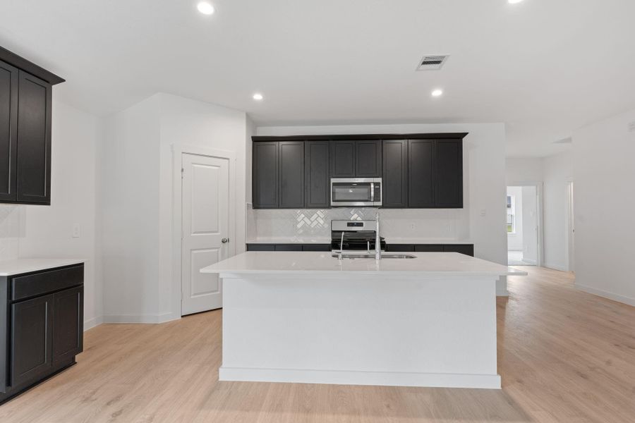 *Images and 3D tour are for illustration only and options may vary from home as built. *Images and 3D tour are for illustration only and options may vary from home as built.