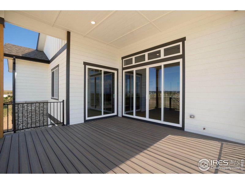 Outside Deck with stairs to backyard!