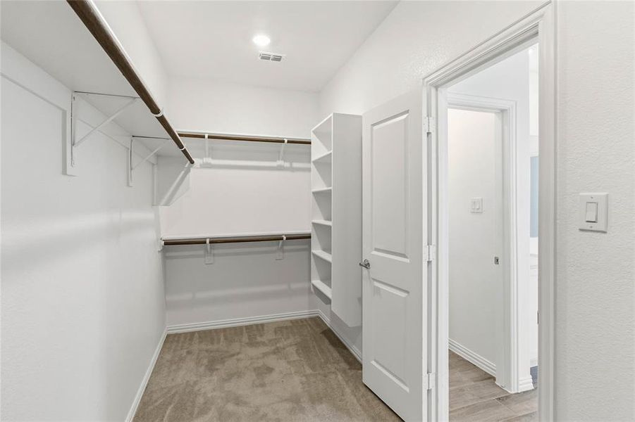 Spacious, unfurnished interior of a new home in Bridgewater, Princeton (Image 17).