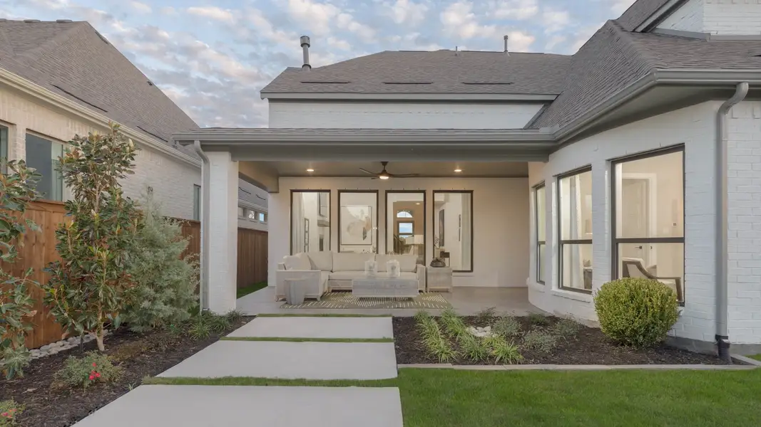 Exterior details and patio area of a home in Landmark, Denton (Image 3).