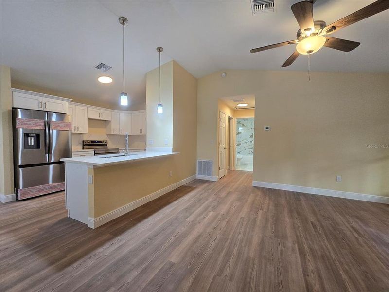 Spacious, unfurnished interior of a new home in , Ocala (Image 32).