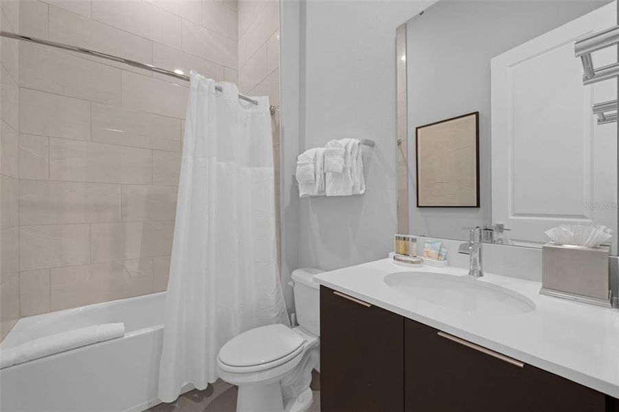 Furnished interior view inside a new home in , Kissimmee (Image 24).