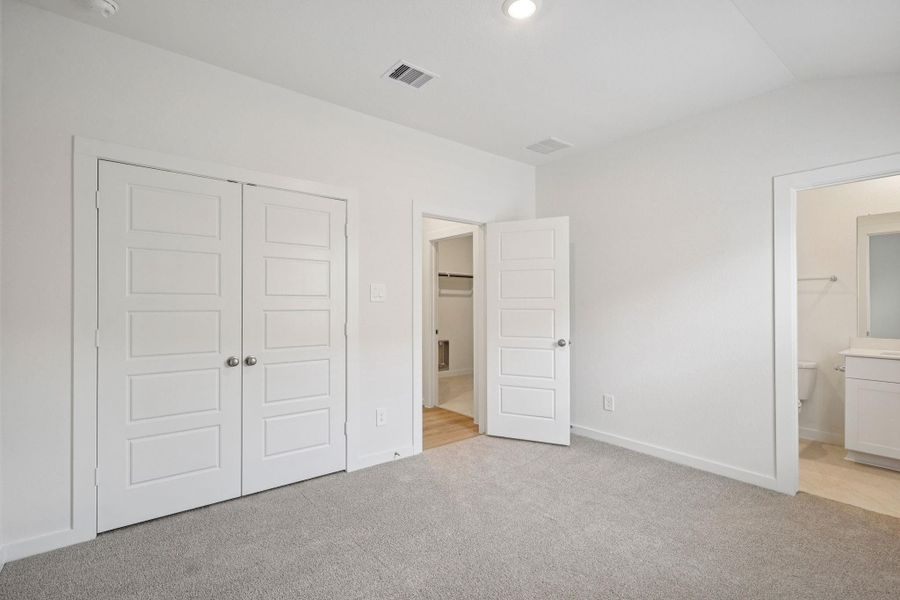 Spacious, unfurnished interior of a new home in Southwinds, Baytown (Image 17). Spacious, unfurnished interior of a new home in Southwinds, Baytown (Image 17).