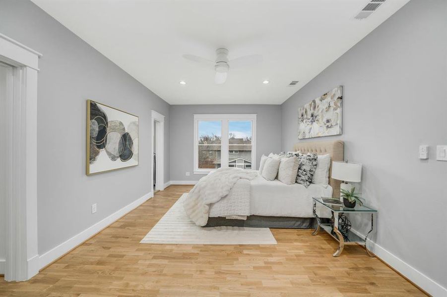 Furnished interior view inside a new home in , Dallas (Image 18). Furnished interior view inside a new home in , Dallas (Image 18).