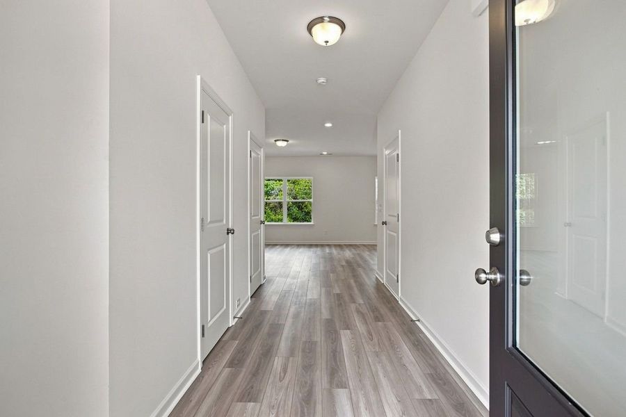 Spacious, unfurnished interior of a new home in Hampshire Hills, Columbia (Image 23).