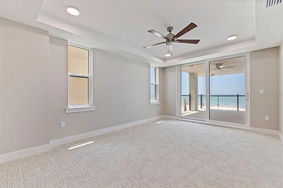 Spacious, unfurnished interior of a new home in , Madeira Beach (Image 41).