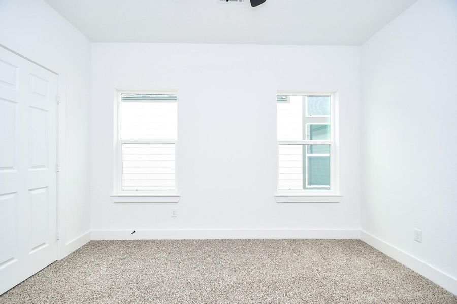 Spacious, unfurnished interior of a new home in , Houston (Image 13).