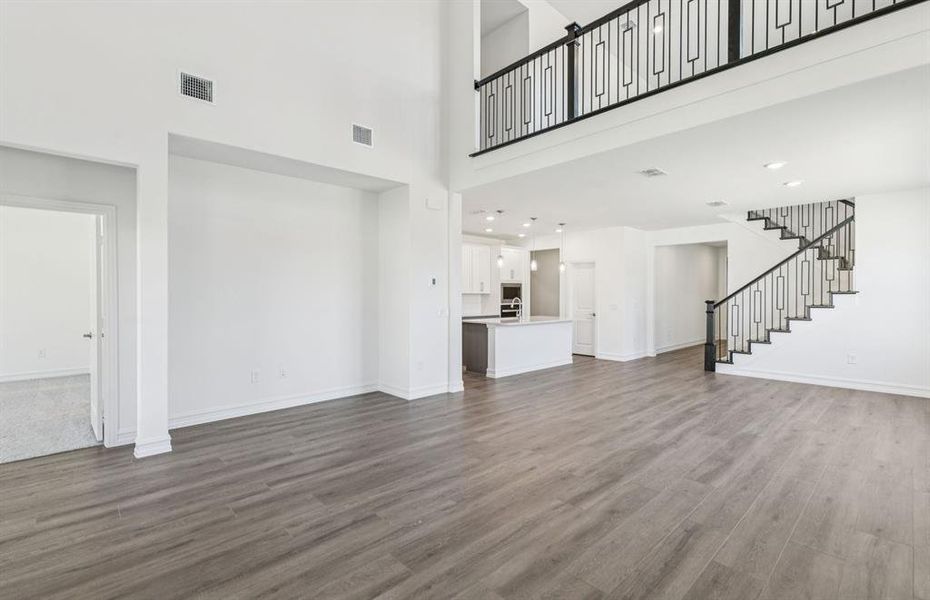 Open concept throughout main living areas Open concept throughout main living areas