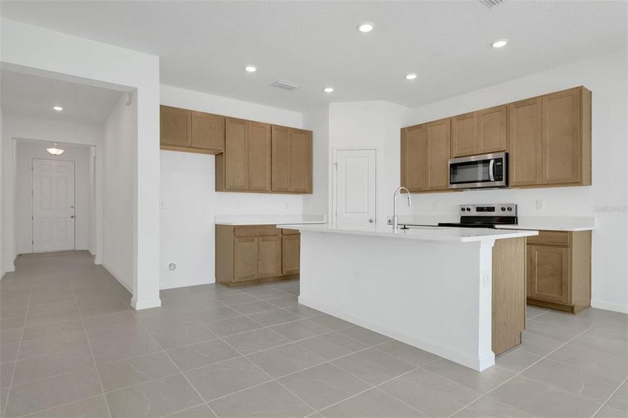 Furnished interior view inside a new home in Annabelle Estates, Lake Wales (Image 5).