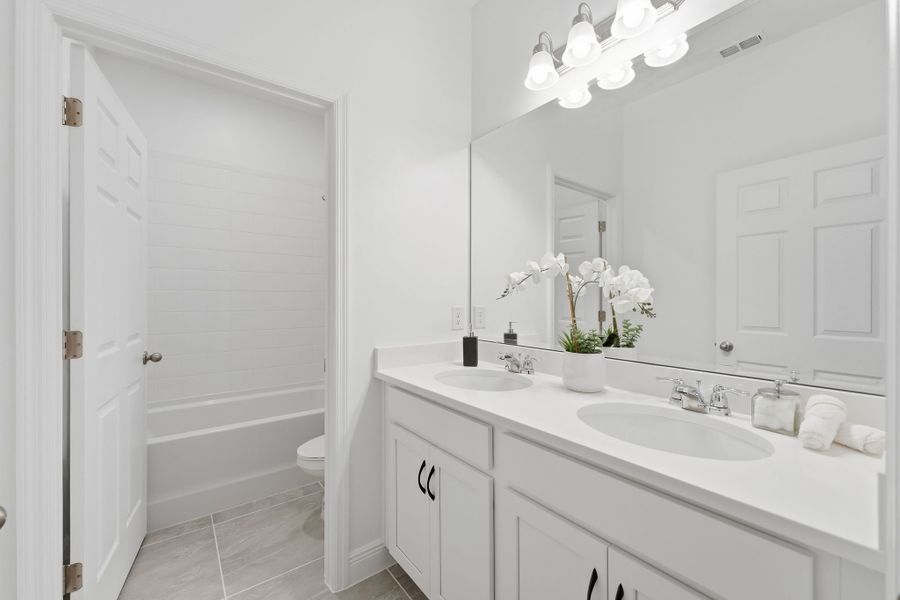Furnished interior view inside a new home in Park View at the Hills, Minneola (Image 5).