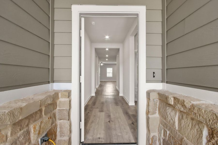 Exterior details and patio area of a home in Caney Mills, Conroe (Image 14). Exterior details and patio area of a home in Caney Mills, Conroe (Image 14).
