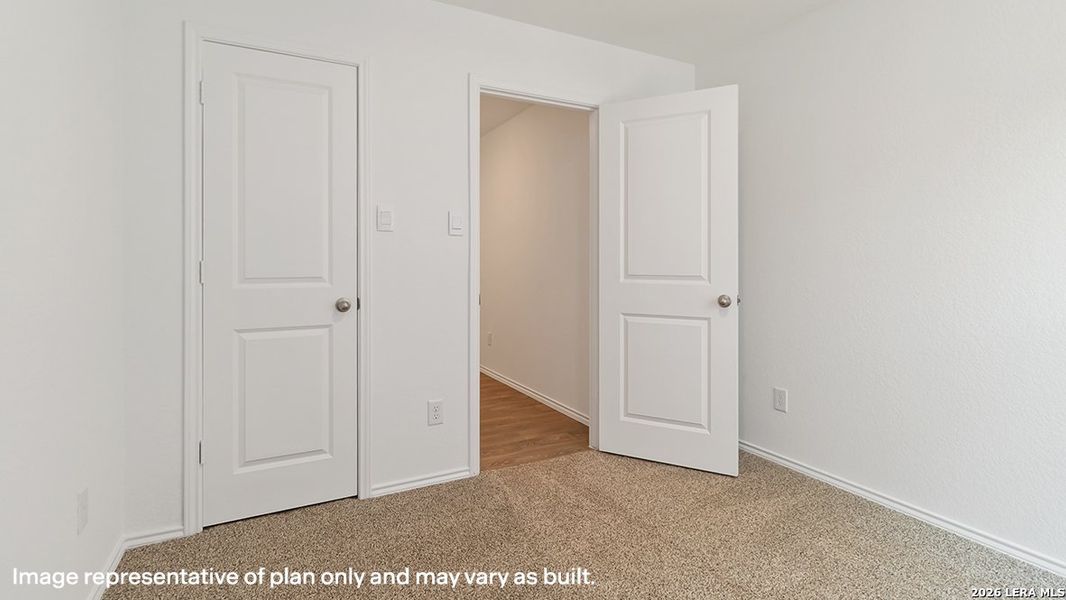 Spacious, unfurnished interior of a new home in Blue Ridge Ranch, San Antonio (Image 17).