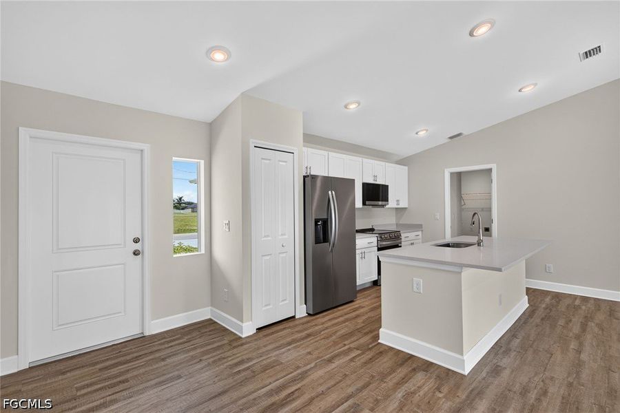 Furnished interior view inside a new home in Cape Coral, Cape Coral (Image 9).