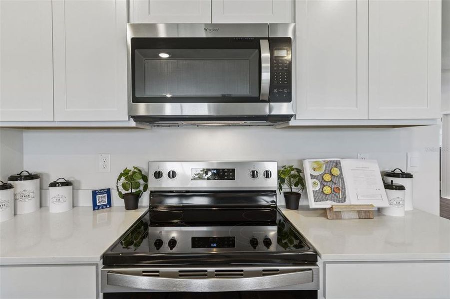 Close-up of interior finishes inside a home in Willowbrook South, Winter Haven (Image 17).