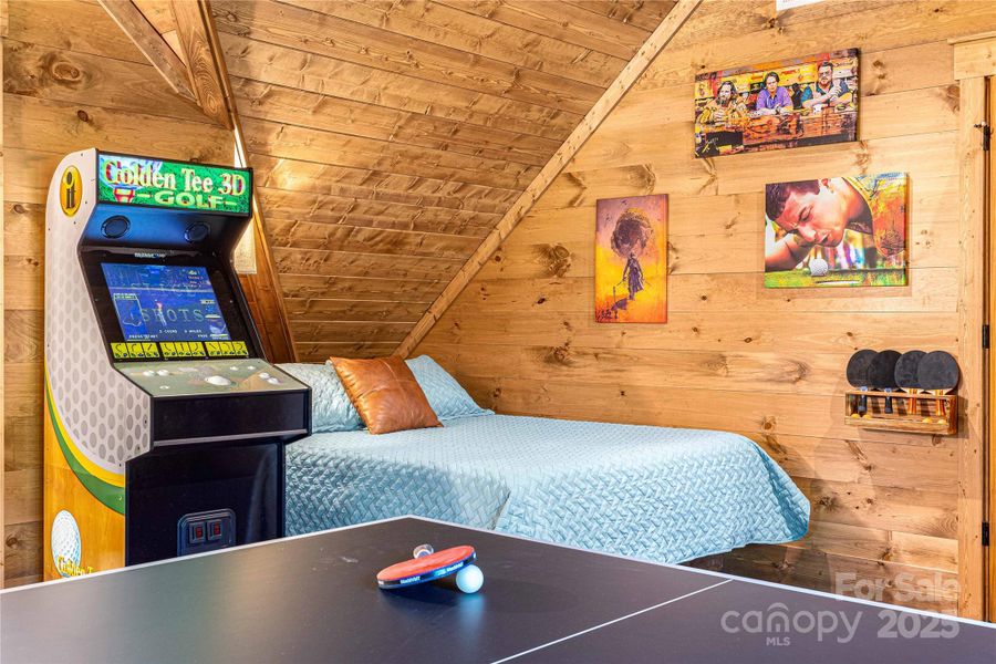 Community amenities in , Cashiers (Image 32).