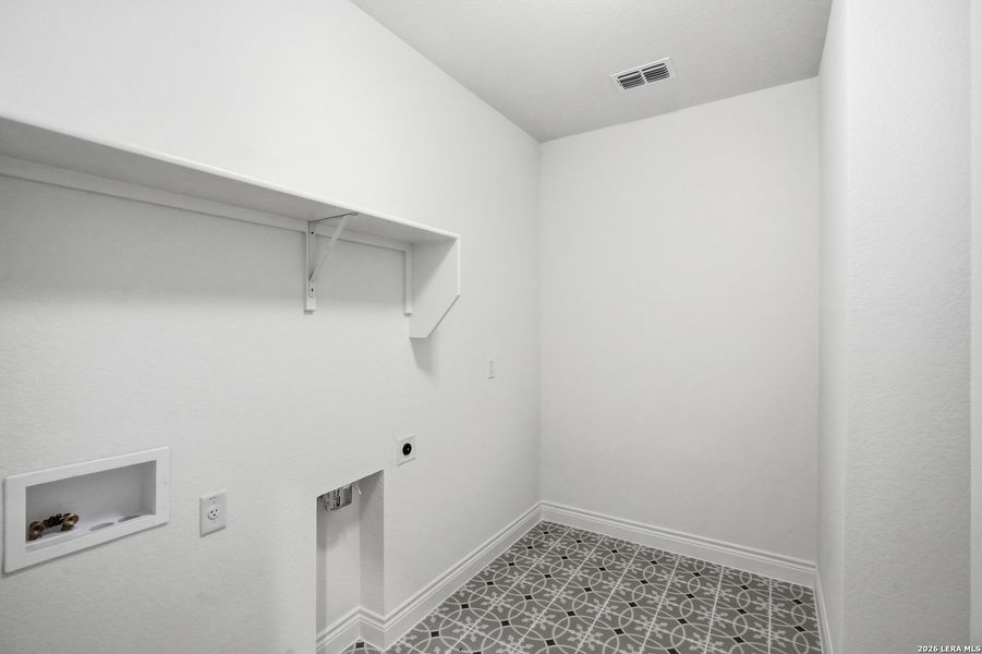 Spacious, unfurnished interior of a new home in Corley Farms, Boerne (Image 31). Spacious, unfurnished interior of a new home in Corley Farms, Boerne (Image 31).