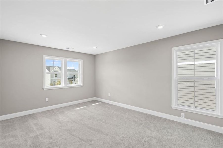 Spacious, unfurnished interior of a new home in Twin Lakes, Hoschton (Image 24).