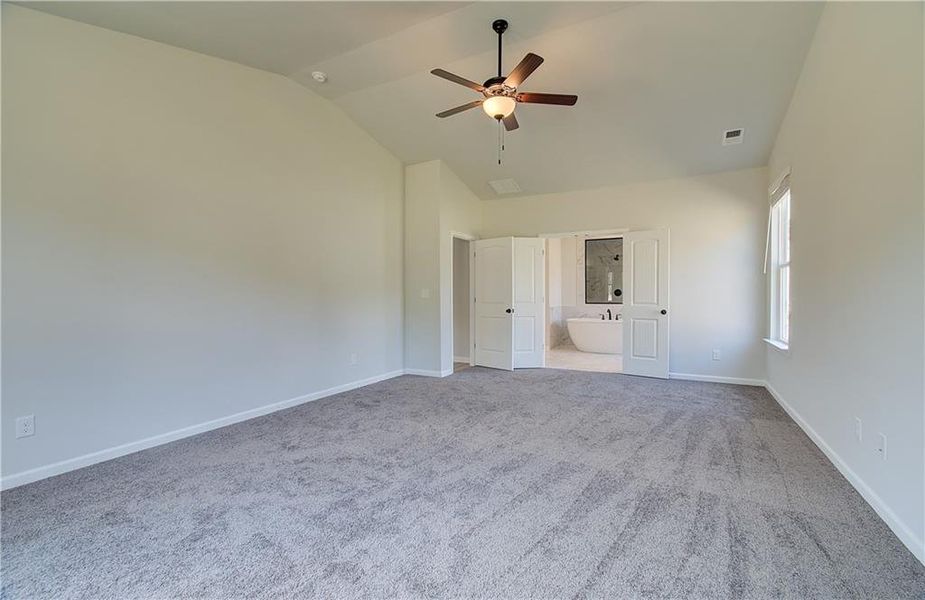 Spacious, unfurnished interior of a new home in Grandview at Millers Mill, Stockbridge (Image 14).