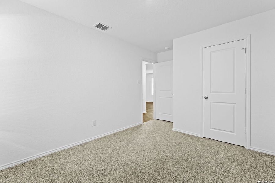 Spacious, unfurnished interior of a new home in Applewood, San Antonio (Image 15).