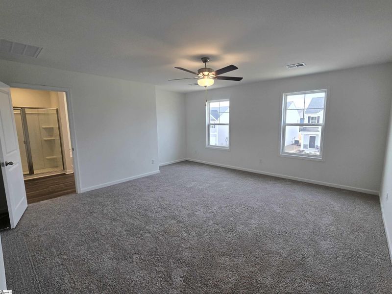 Spacious, unfurnished interior of a new home in Halton Oaks, Spartanburg (Image 24).