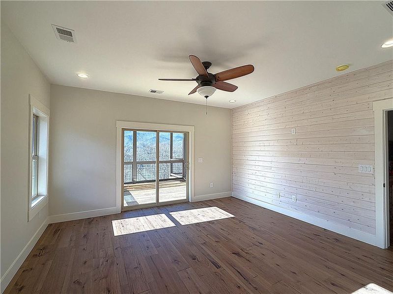 Spacious, unfurnished interior of a new home in , Hiawassee (Image 8).