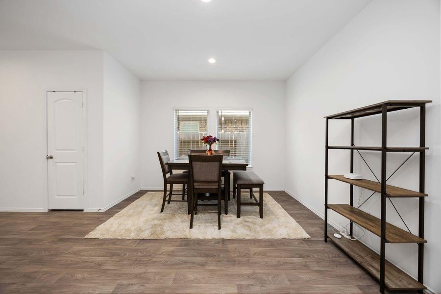 Spacious separate dinning area Spacious separate dinning area